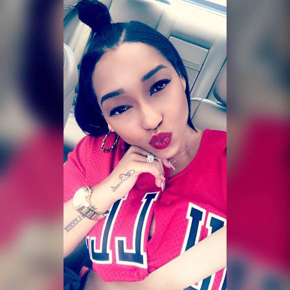 Meet your Posher, Teaire - Picture 1 of 1